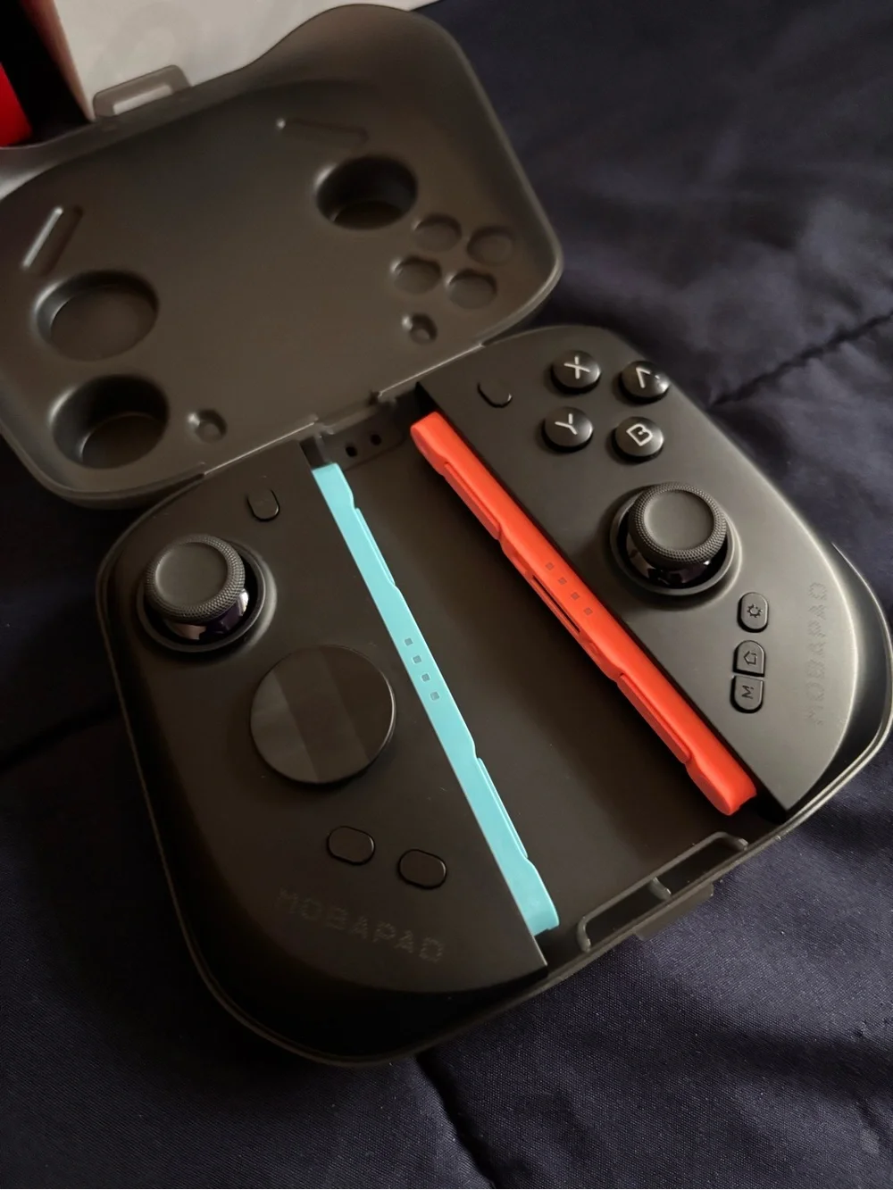 Mobapad M12HD Nintendo Switch 2 Joycons.